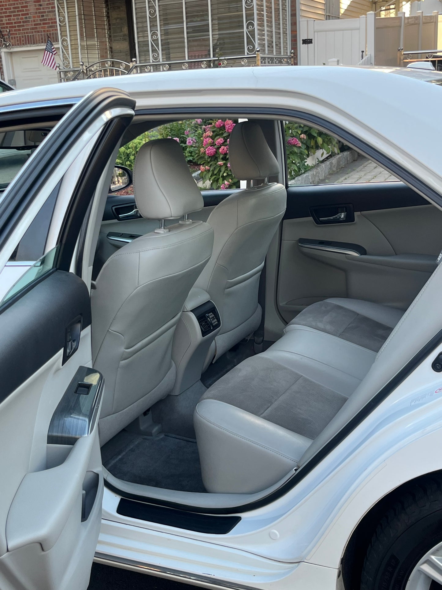 2012 Toyota Camry Hybrid LE 140K Miles