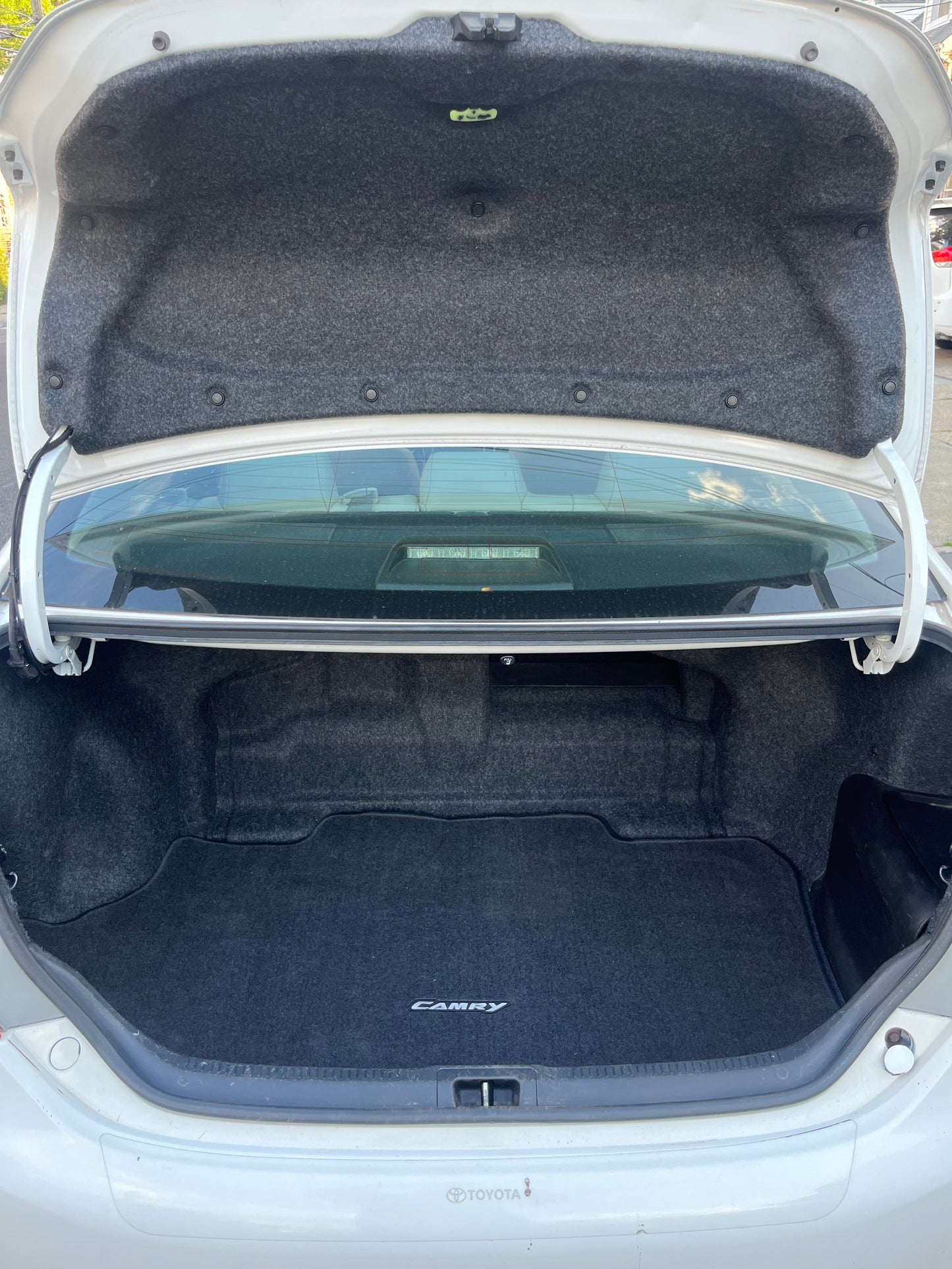 2012 Toyota Camry Hybrid LE 140K Miles